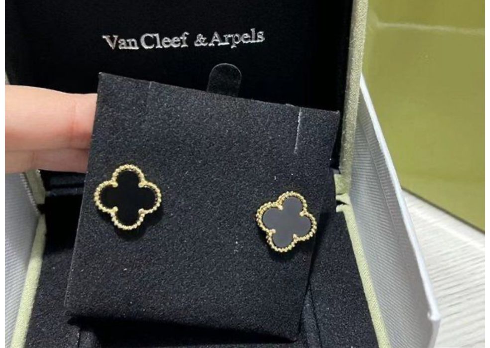 Золотые сережки Van Cleef