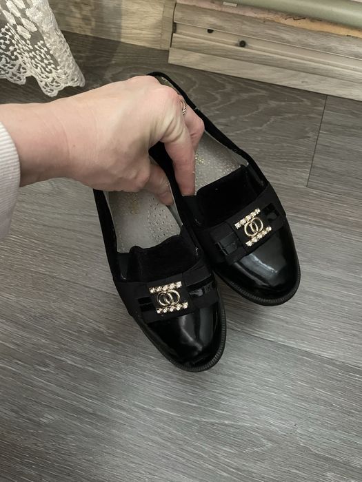 Туфельки для дівчинки