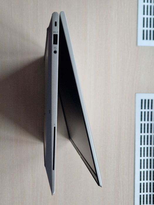 P Elitebook G7 I5-10210U 850 16GB 512GB Bang Olufsen