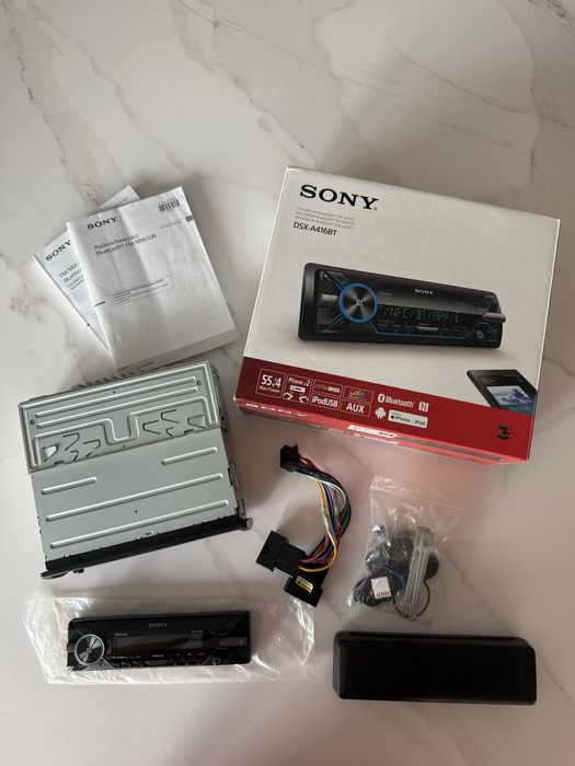 Radio Sony DSX-A416BT + etui