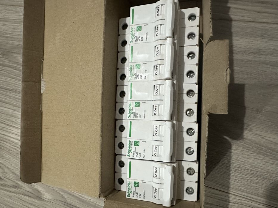 Електрик Кропивницький: протяжка кабелю, установка розеток та інше