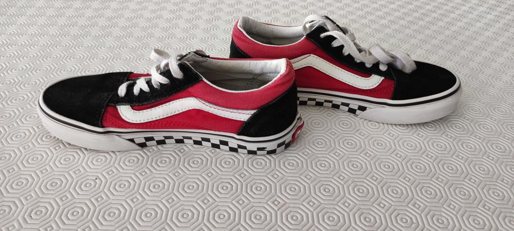Tênis VANS Novos, N° 33