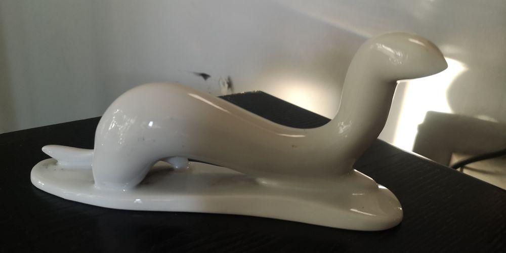 Porcelanowa figurka łasiczki Karolina