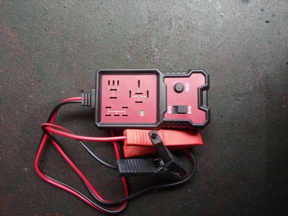 Testador de reles de 4 e 5 pinos