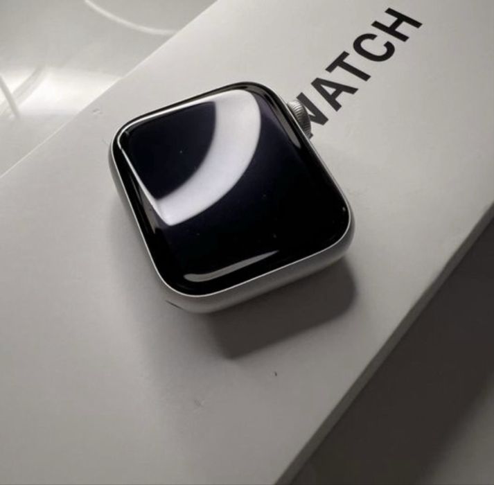 Apple watch SE 44mm aluminum