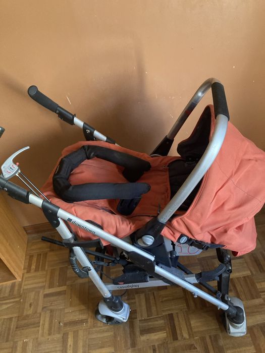 Carrinho de bebé com ovo em duas peças