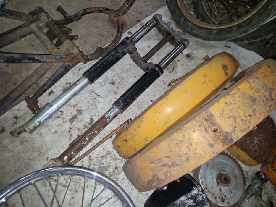 Jawa CZ 175 SPORT 477 CZEŚĆ bak lampa stopki lagi itp