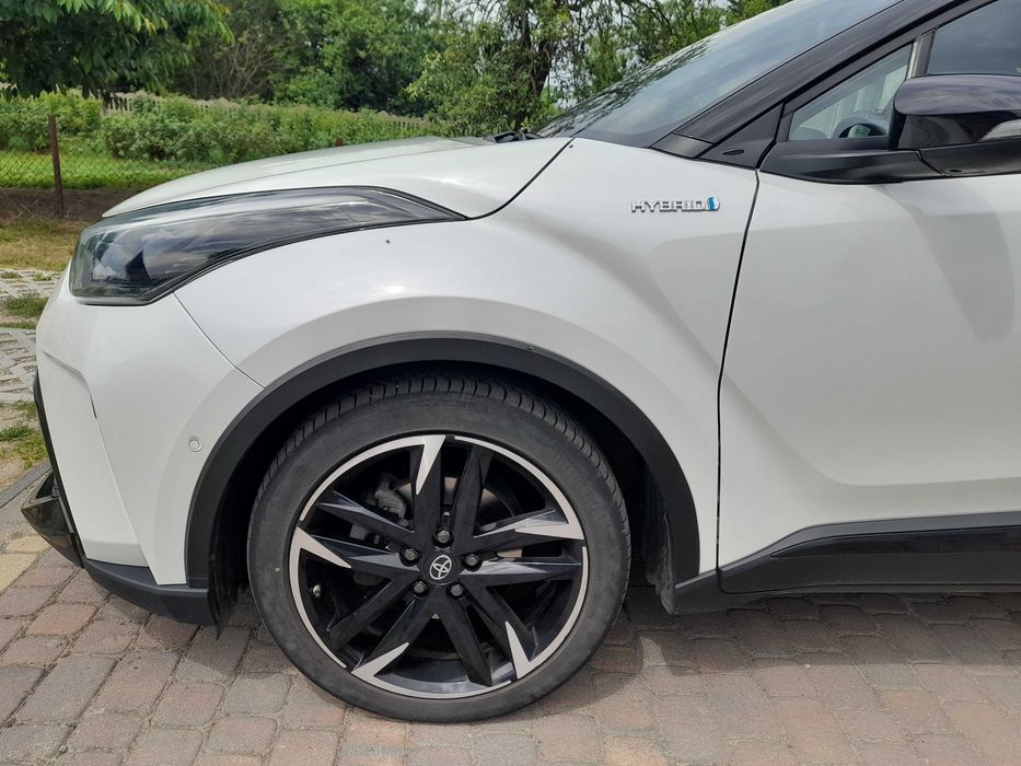sprzedam samochód toyota CH-r GR sport