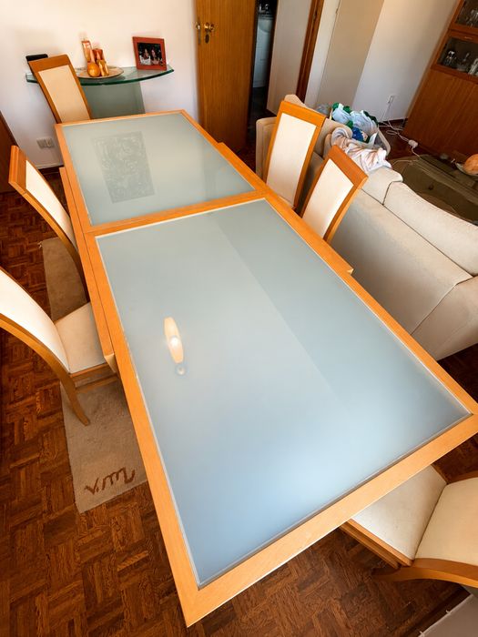 Mesa de Jantar Extensível com 6 Cadeiras – Madeira e Vidro