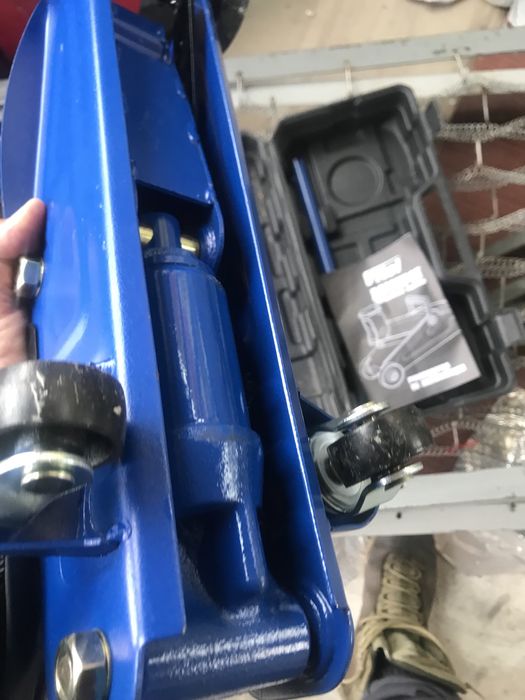 Домкрат Vitol новий