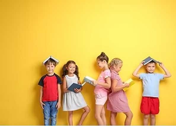 Apoio ao estudo para crianças e adolescentes do 1º ao 12º ano, e sessões de literacia e numeracia pré-escolar e primário