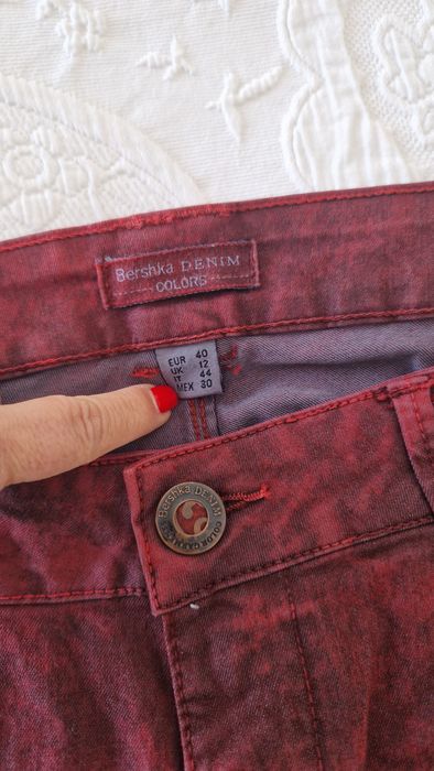 Calças Bershka estampadas, tamanho 40