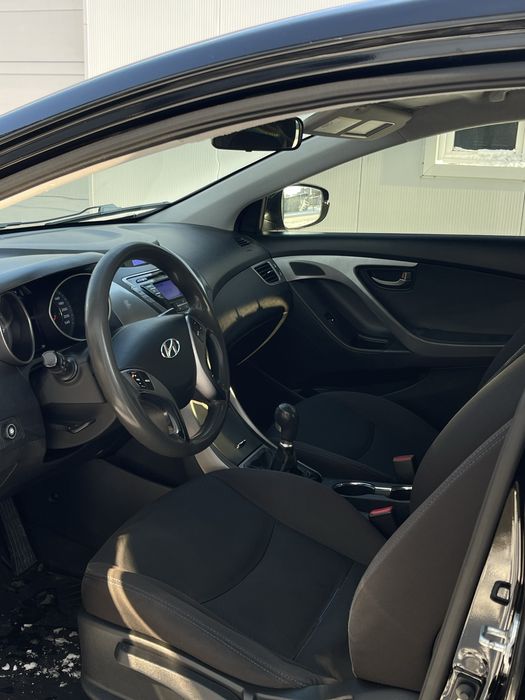Hyundai Elantra 2013 газ/бензин