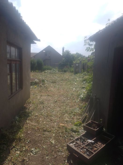 Покос травы, сборка, вывоз скошенного. Уборка участков.