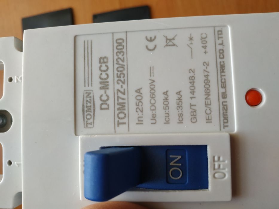Автомат DC постоянного тока TOMZN  250A . Защита аккумулятора