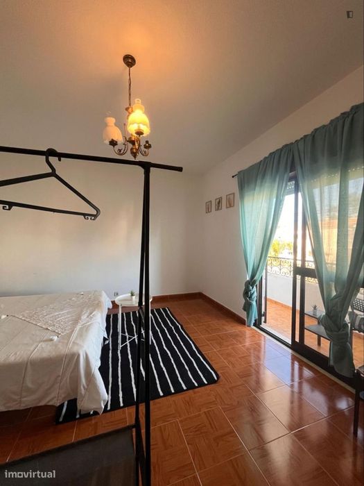 Quarto - localizado em Setubal