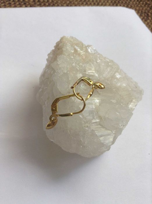 Серьги золото 333 детские интересные. 0.95 грамм.