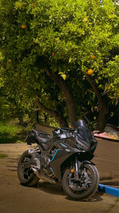 Honda CBR650R — Excelente Estado