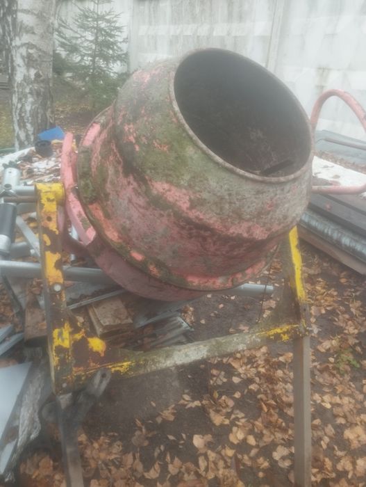 Бетономешалка, бетонозмішувач, корпус на фото