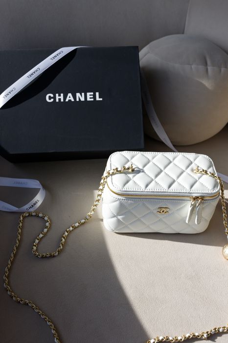 Сумка Chanel Vanity біла