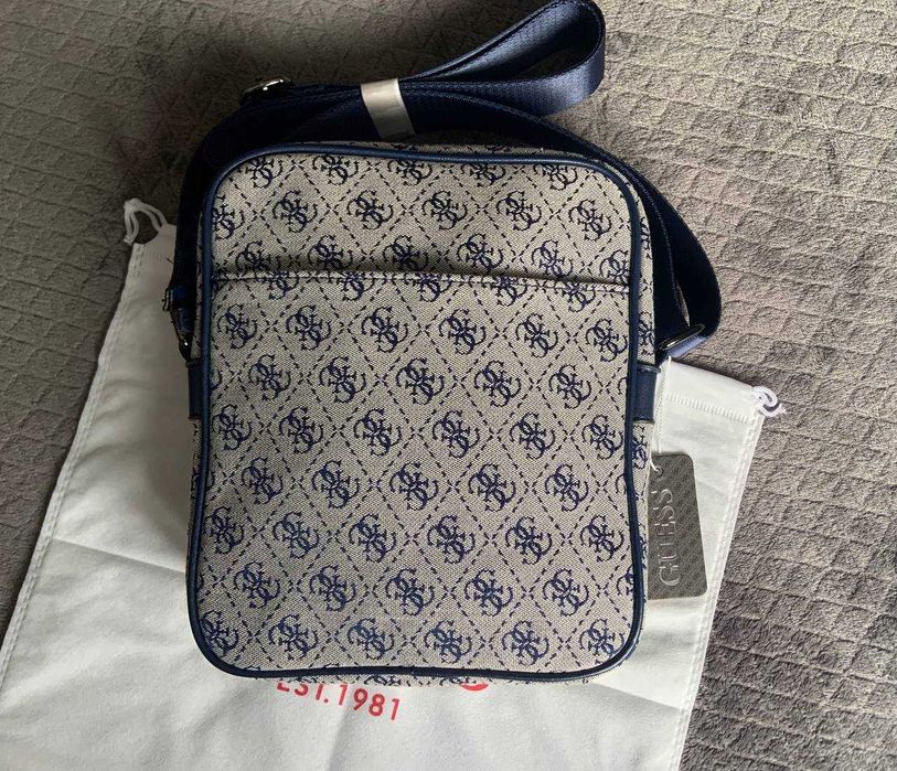 сумка guess мужская Чоловіча сумка Guess Сумка Guess Розмір 24*21*6,5 см