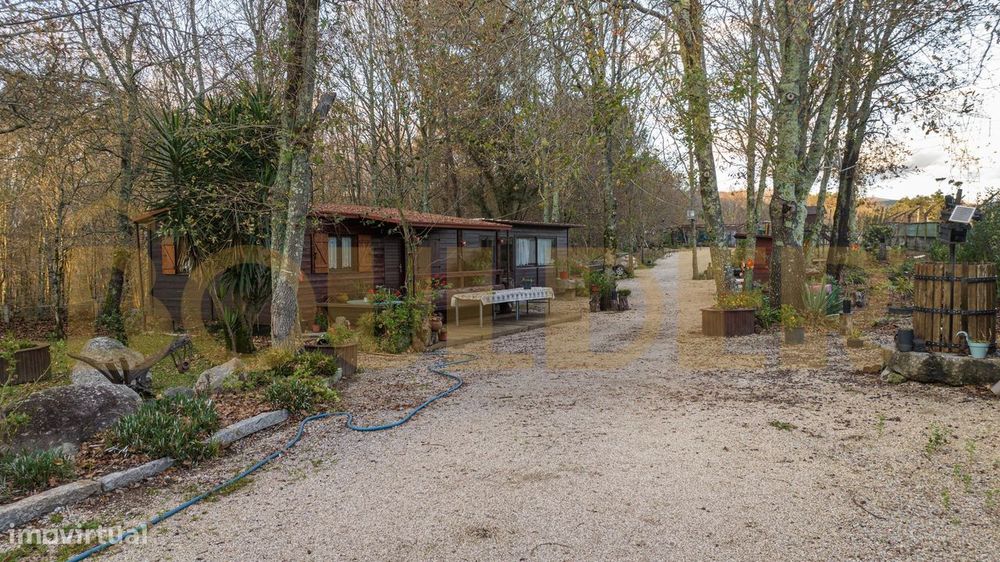 Exploração agrícola com bungalow em Monsul