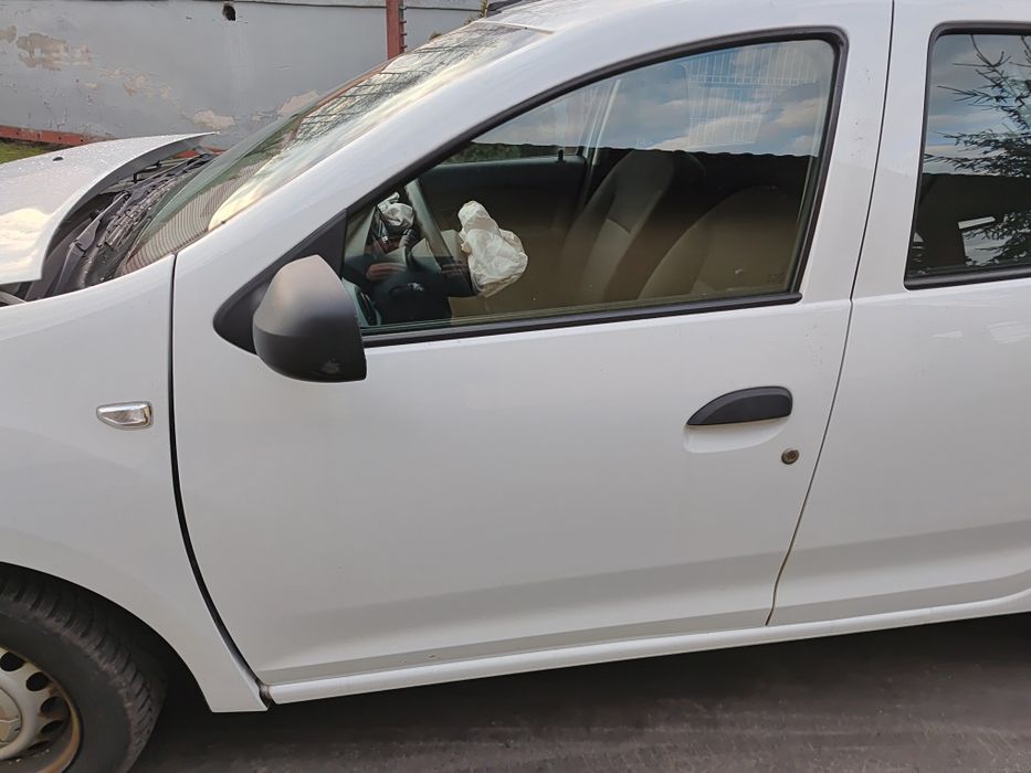 Dacia Sandero II 12- Błotnik ćwiartka Lewy tył DV369