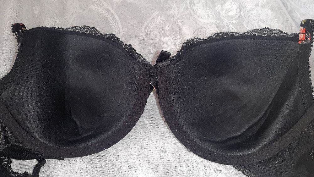 Biustonosz z koronką na fiszbinach*sexy 70 B