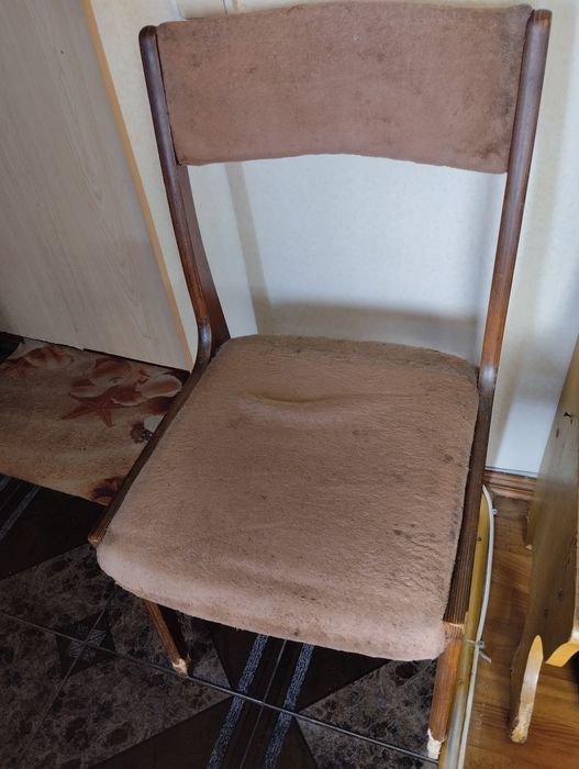 Стул деревянный б/у