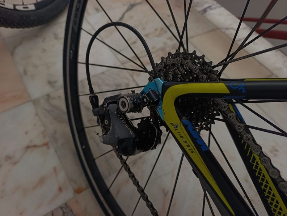 Bicicleta de estrada KTM carbono M