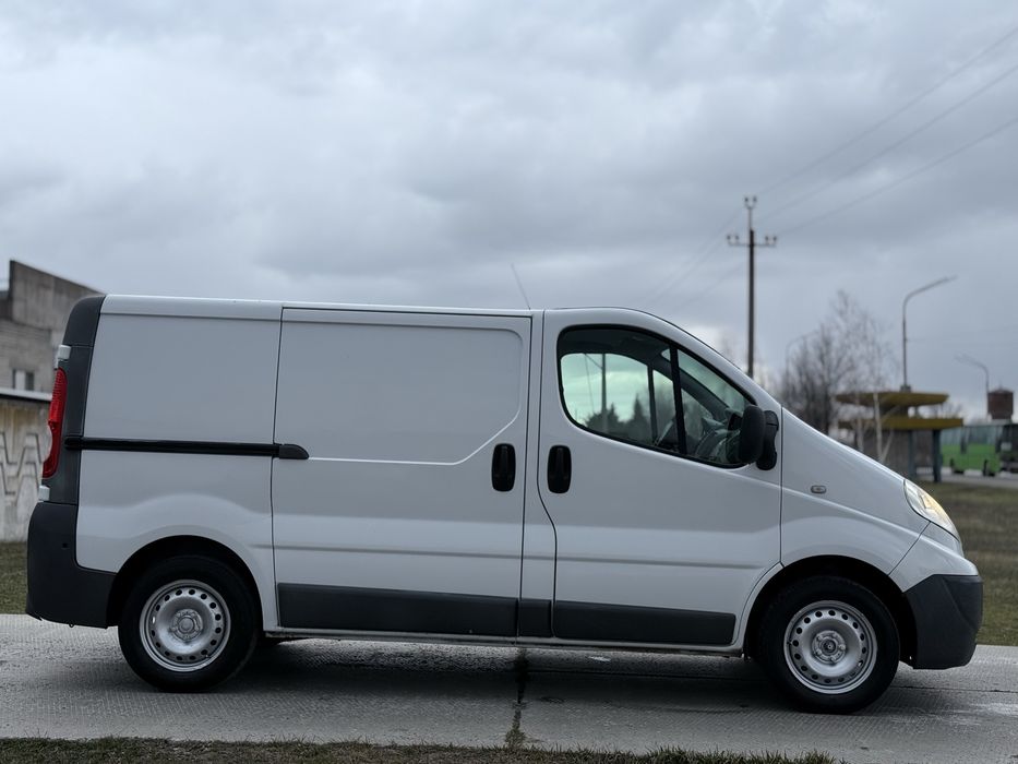 Продам Renault Trafic 2.0D 2011