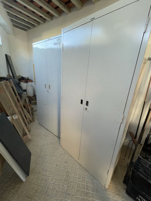 Armario de ferro , metal