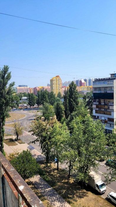 Без комісіі,  Продаж по всім державним програмам за гривню. Продаж 4-х кімнатноі, Березняки, пр-т Тичини,21
