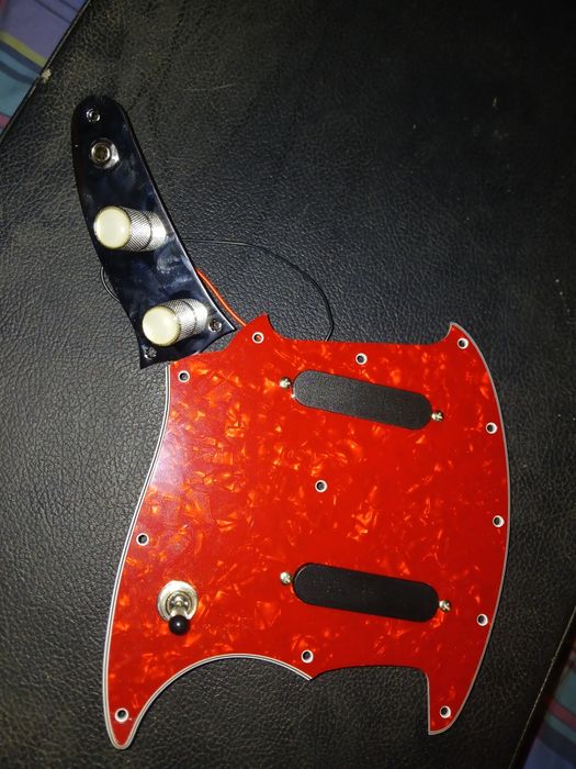 Loaded pickguard para mustang novo