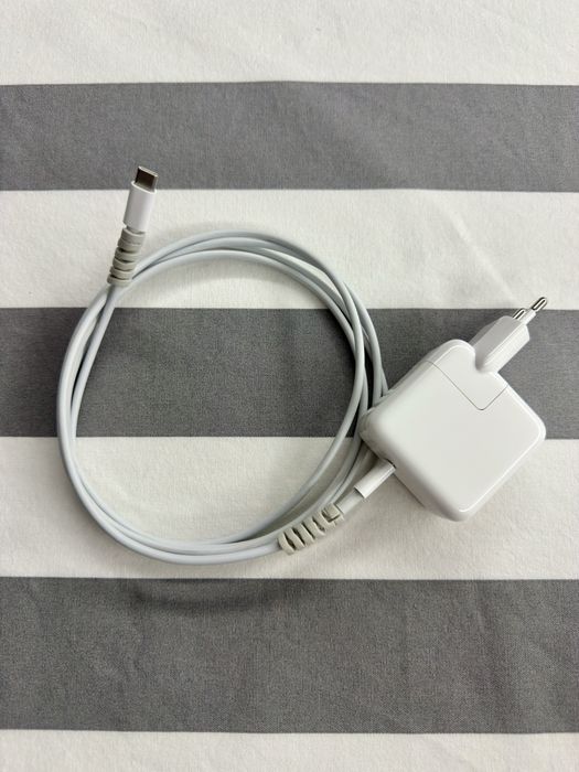 MacBook Air M1 (2020) – 8 GB RAM / 256 GB SSD – IMPECÁVEL
