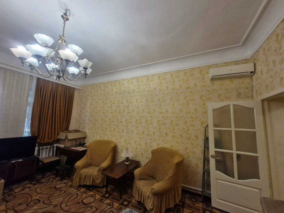 Центр  Продам фасад 46+42 кв.м  возле Нового рынка