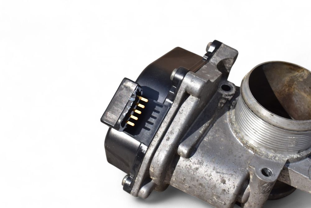 Przepustnica VW PASSAT B6 B7 AUDI A3 8P SKODA OCTAVIA 1.6 TDI 03L128063AD