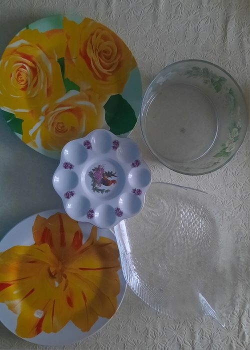 Большие блюда та конфетници.