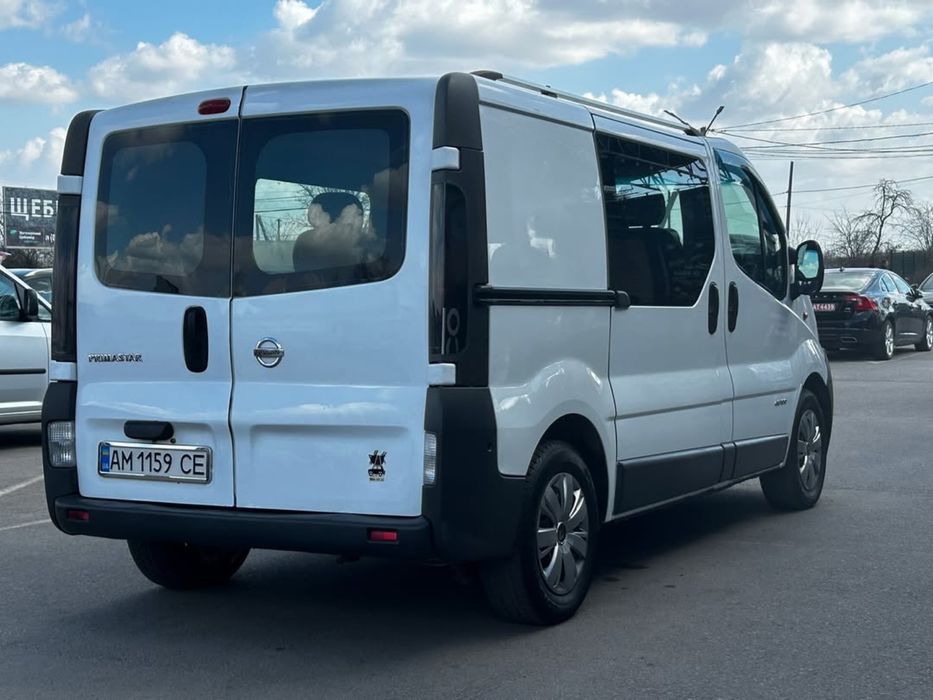 Продам бус нісан