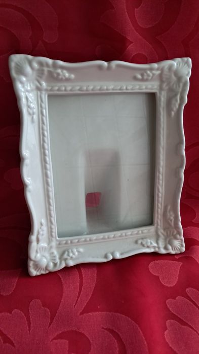 Two ceramic picture frames422804911576862722