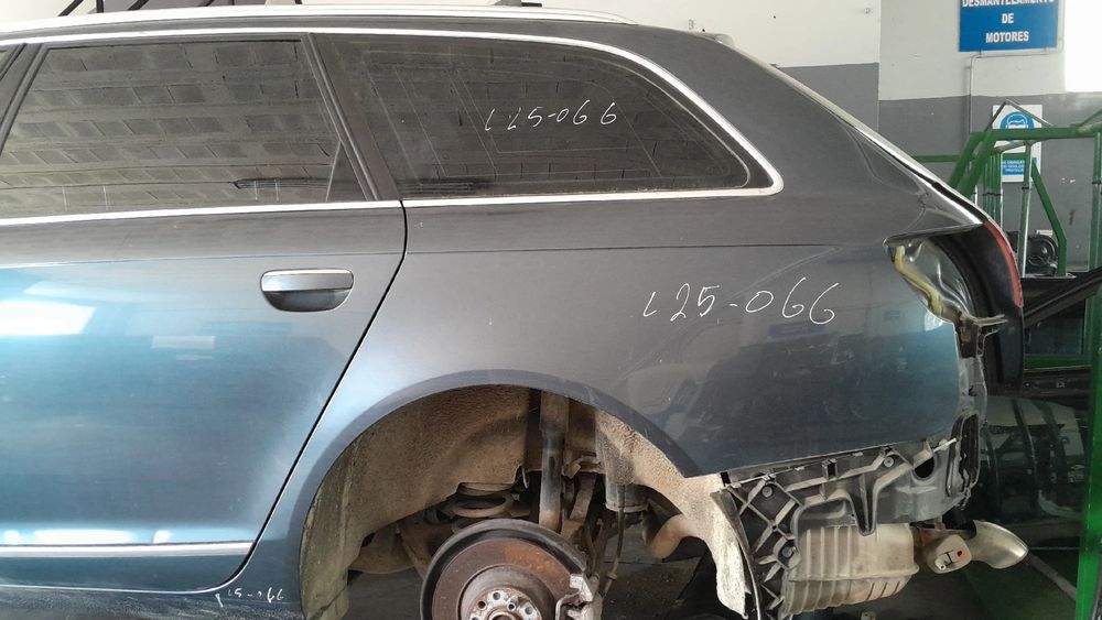 Painel trás esquerdo AUDI A6 Avant (4F5, C6)