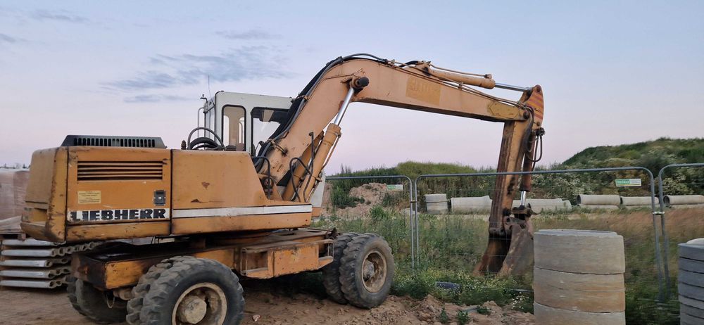 koparka Liebherr 902 litronic części pompa silnik most koła