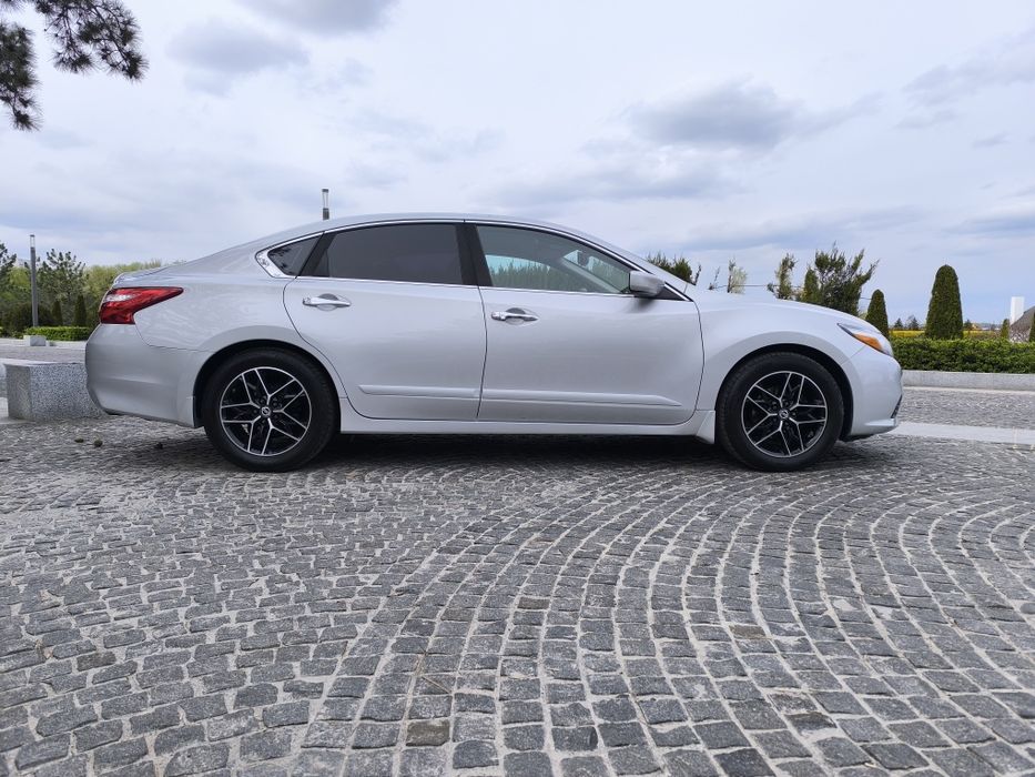 Nissan Altima SV