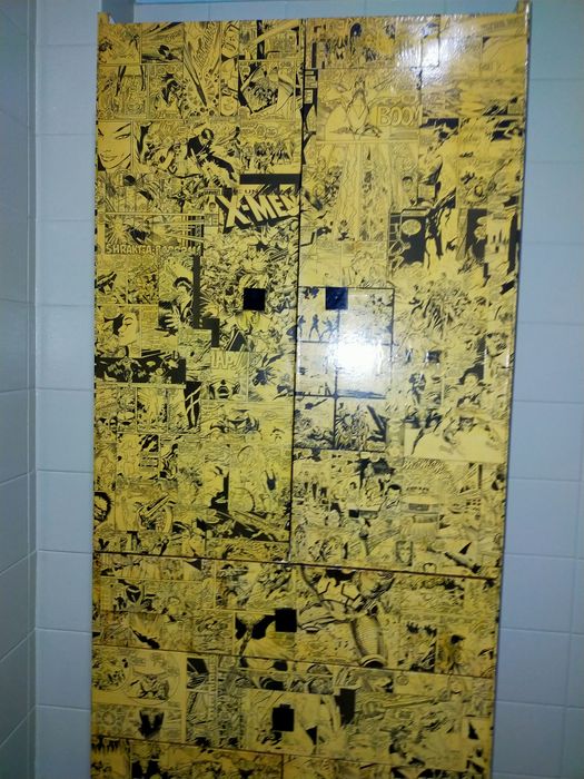 Móvel estilo retro/Pop Art com BD Marvel. Negociável.