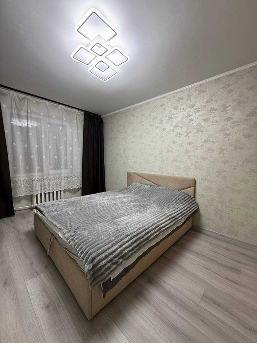 Продається світла 3-кімнатна квартира ,район Епіцентру