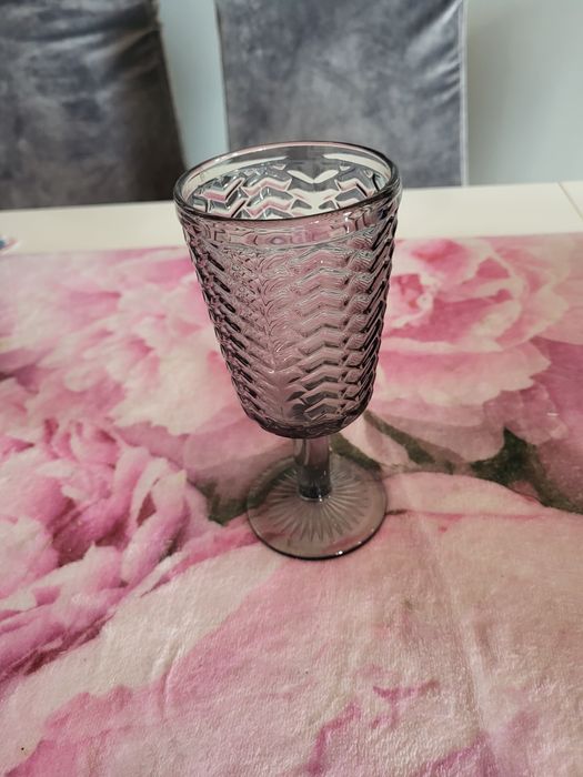 Szklanka kielich na nóżce 270 ml