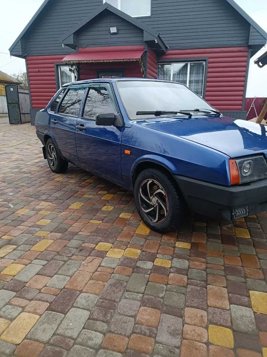 Автомобіль ваз 2199