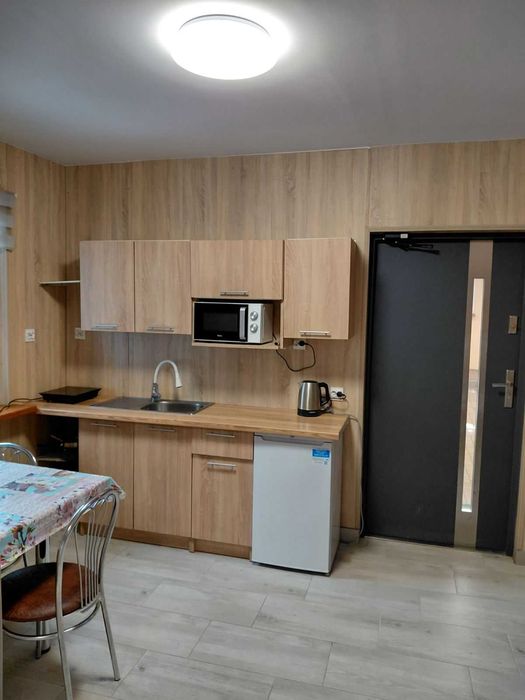 Noclegi, pokoje z łazienkami i aneksem kuchennym