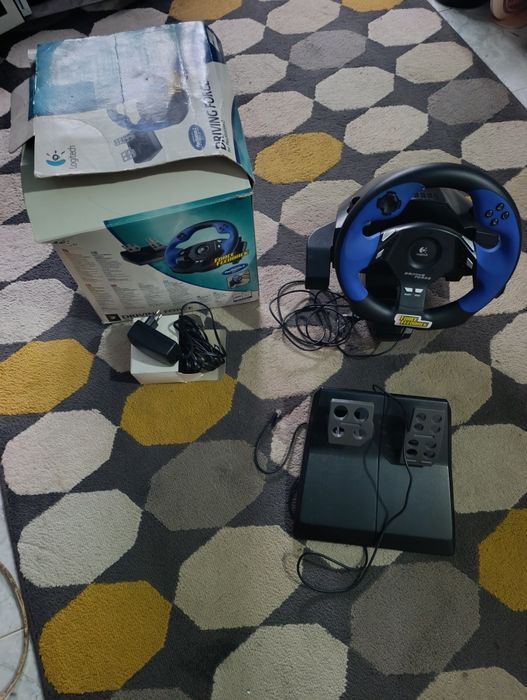 Volante e pedais Logitech ps2