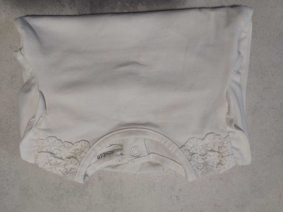 Piękne białe body niemowlęce roz.74 z Newbie